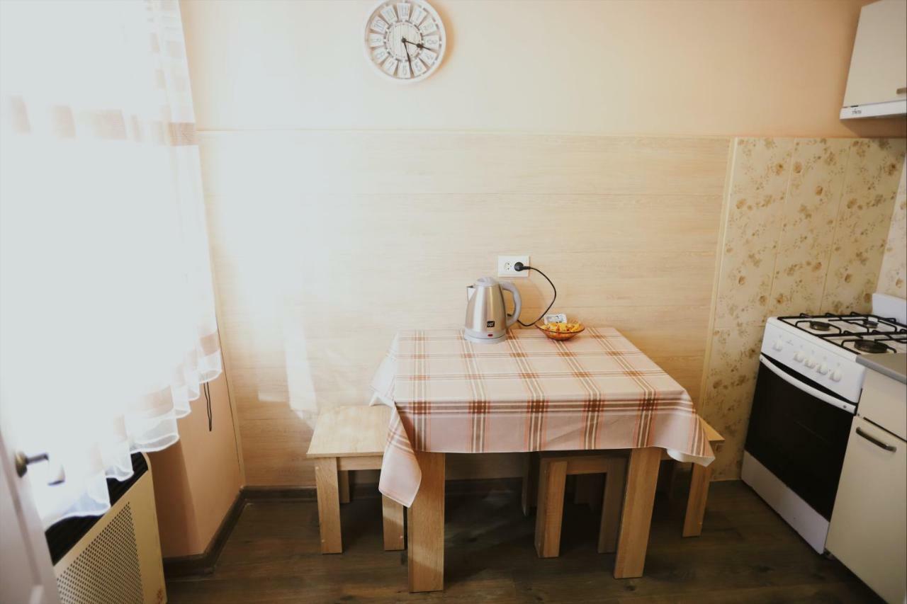 Світло Цілодобово Apartments In The City Center Lvov Exteriér fotografie